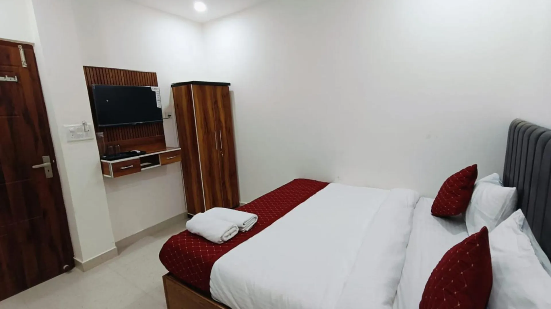 Goroomgo Hotel Kashi Grand Inn Varanasi
