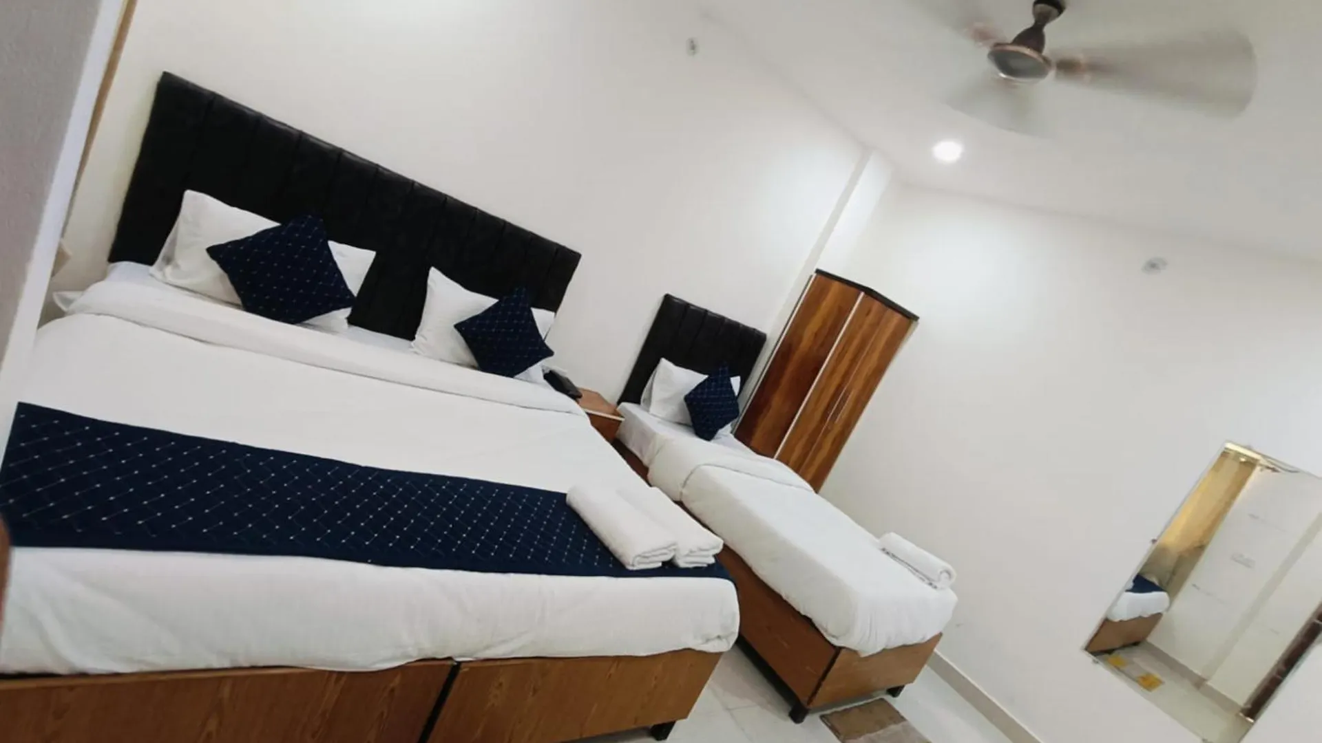 Goroomgo Hotel Kashi Grand Inn Varanasi