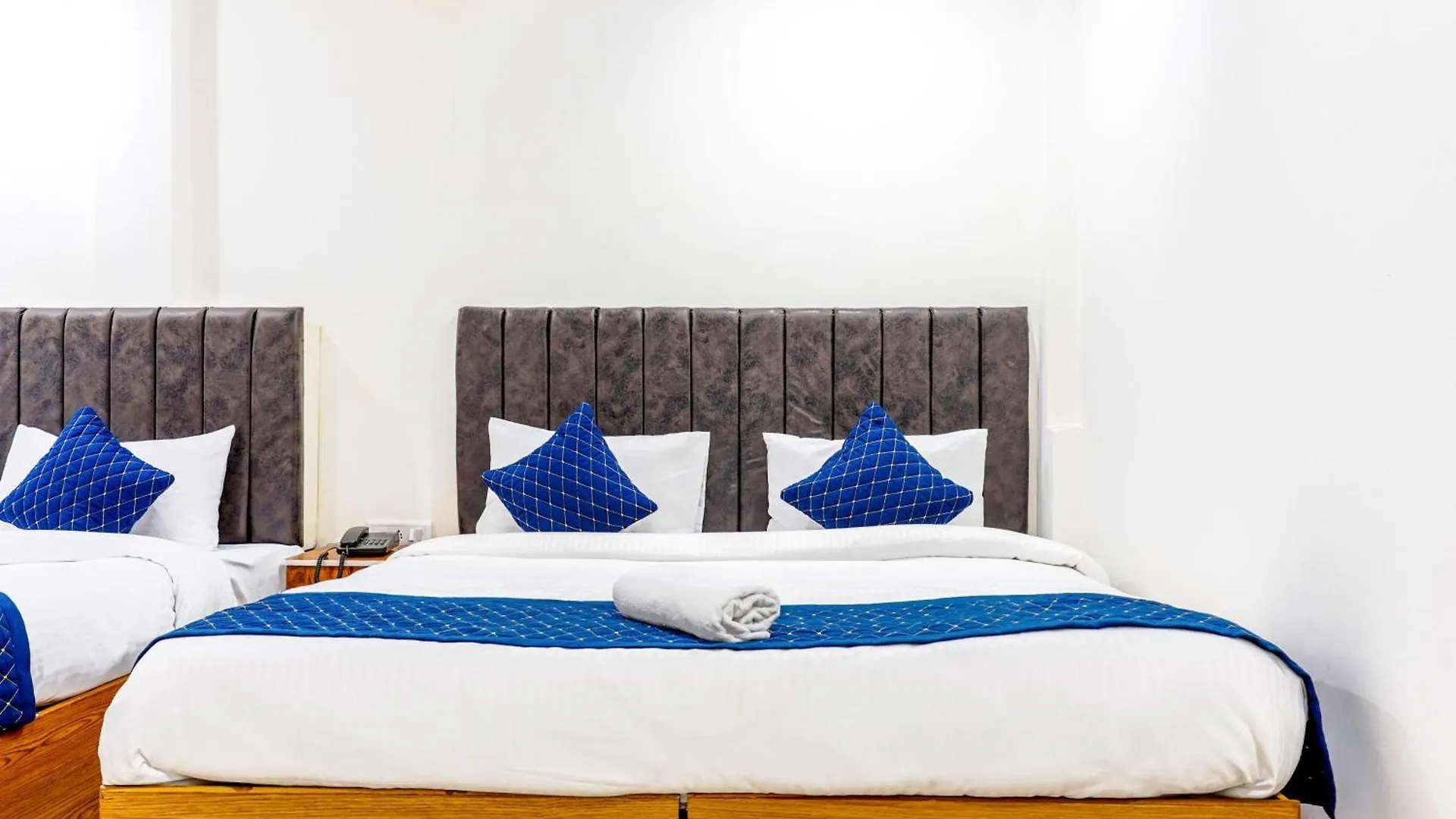 Goroomgo Hotel Kashi Grand Inn Varanasi