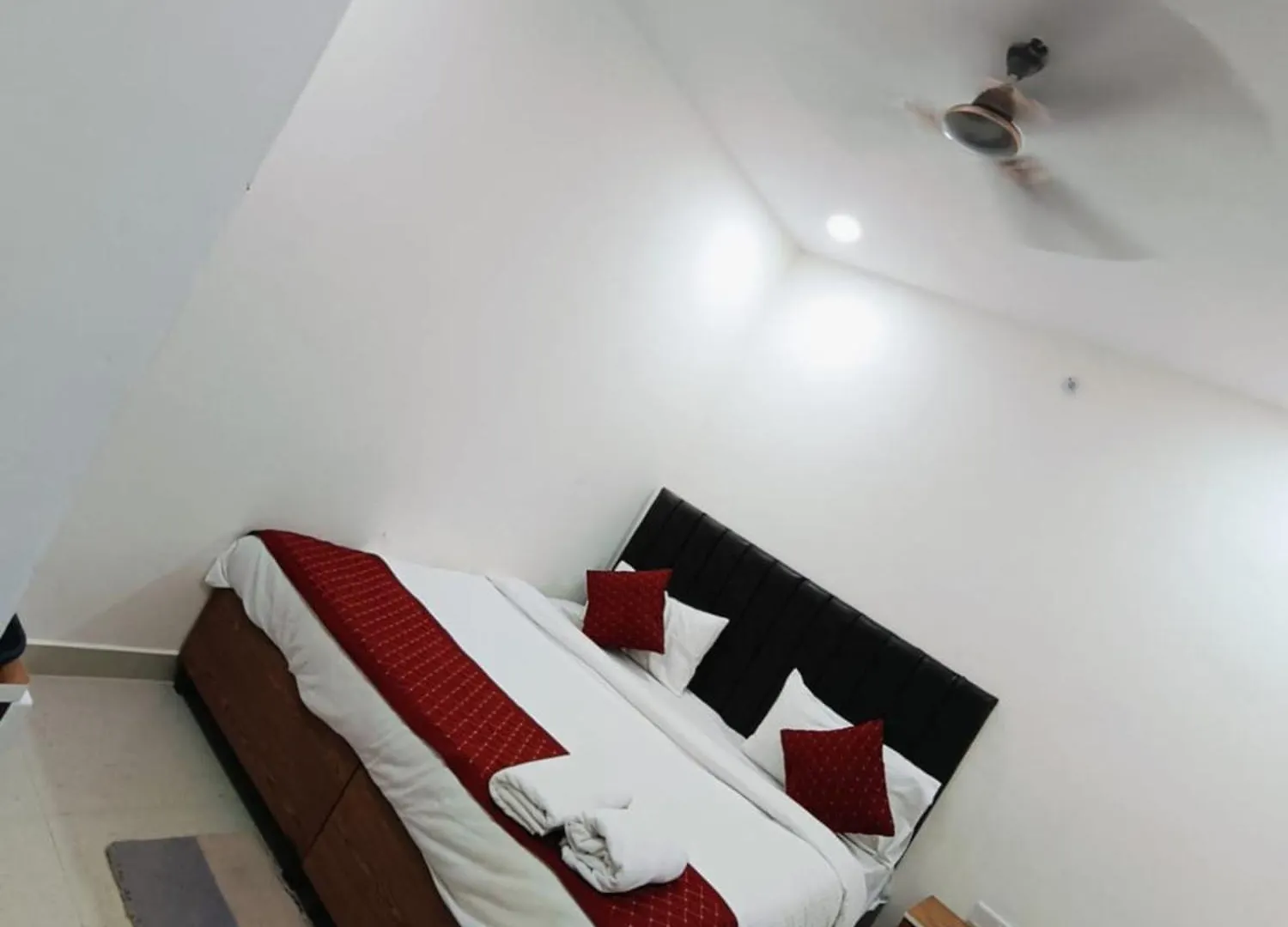 Goroomgo Hotel Kashi Grand Inn Varanasi 3*,